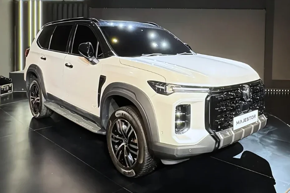 2026 MG Majestor Front View