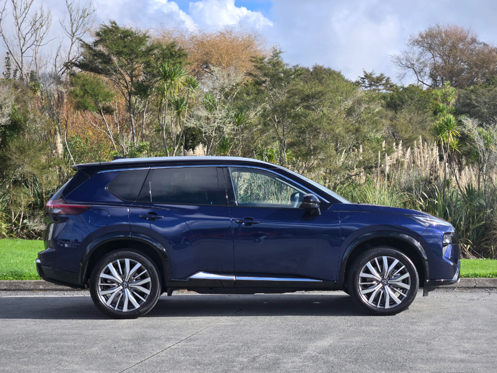 2026 Nissan X-Trail Ti-L e-POWER Front View