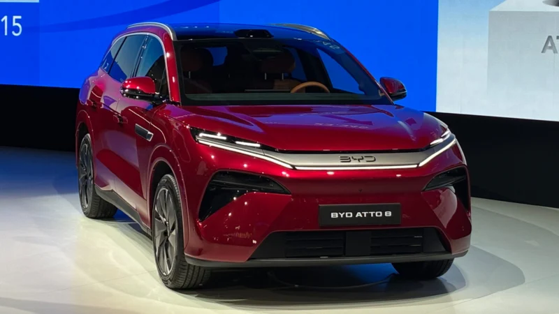 BYD Atto 8 Xarici Yan Görünüş