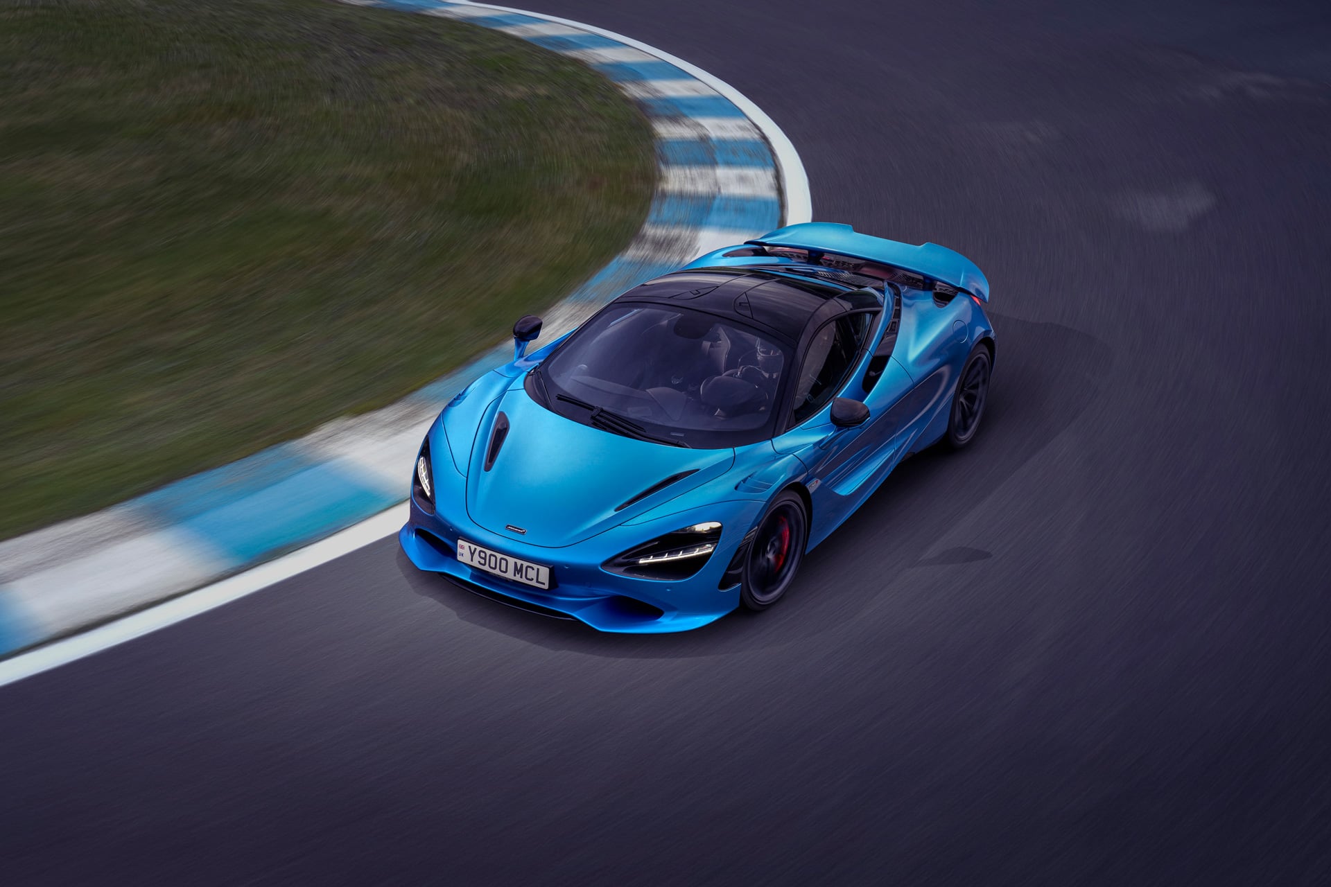 McLaren 750S Rəqib