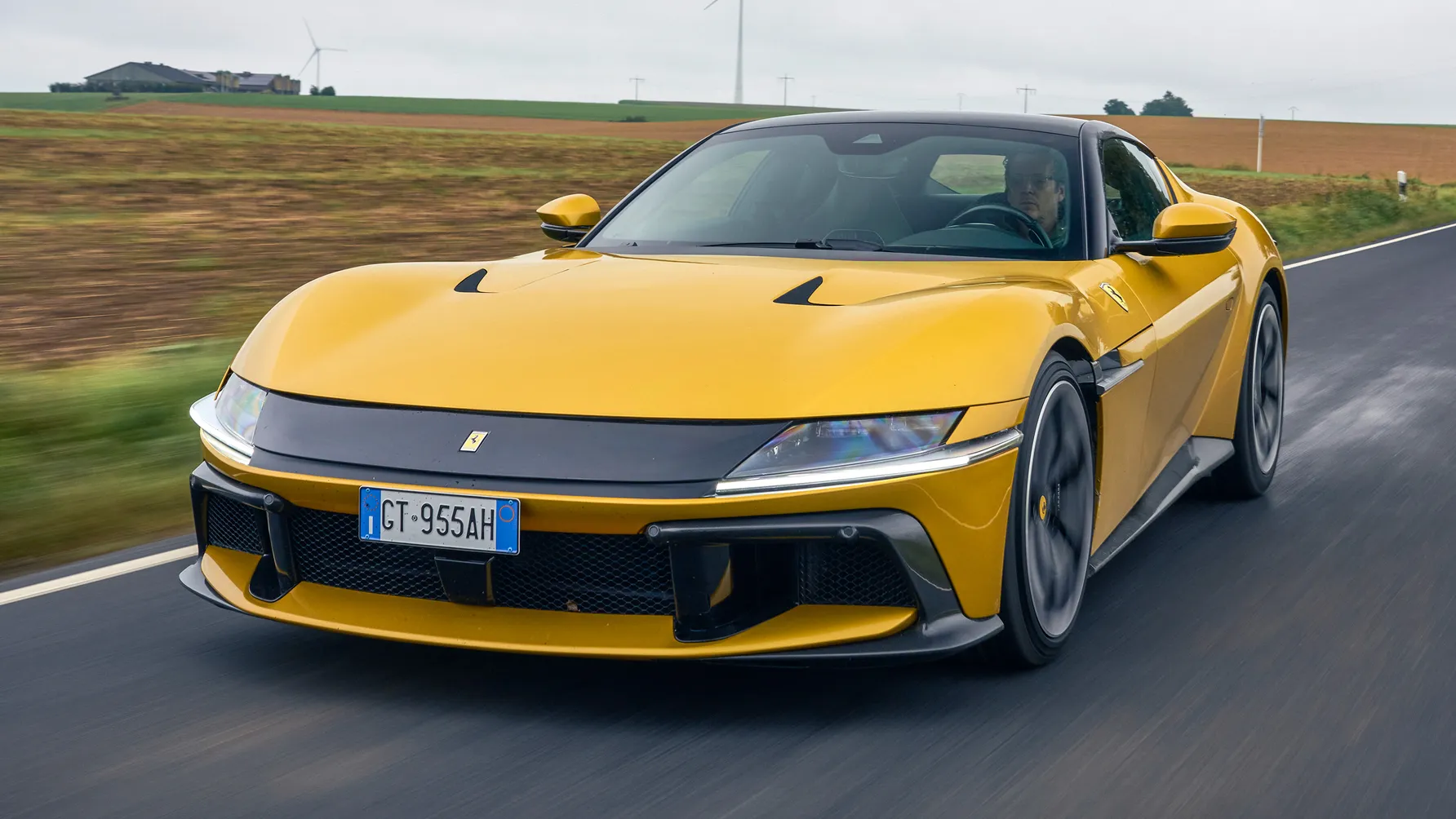 Ferrari 12Cilindri Manuale Ön Görünüş
