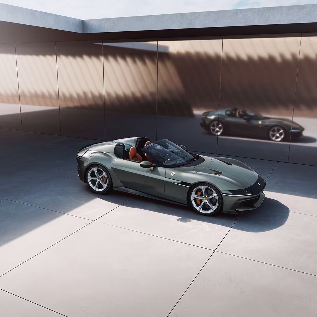 Ferrari 12Cilindri Manuale Açıq Qutulu Mexaniki Sürət Qutusu Salon