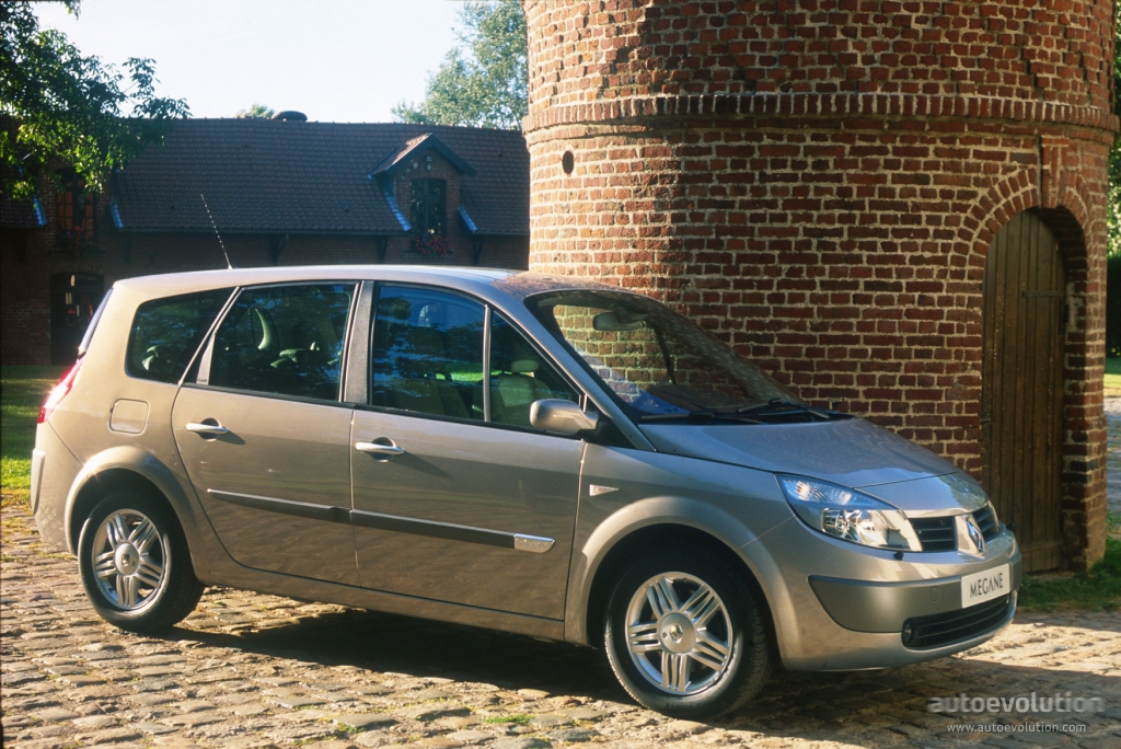 Renault Grand Scenic MPV in Baku