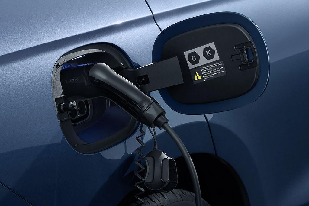 2026 BYD Seal 6 EV Charging