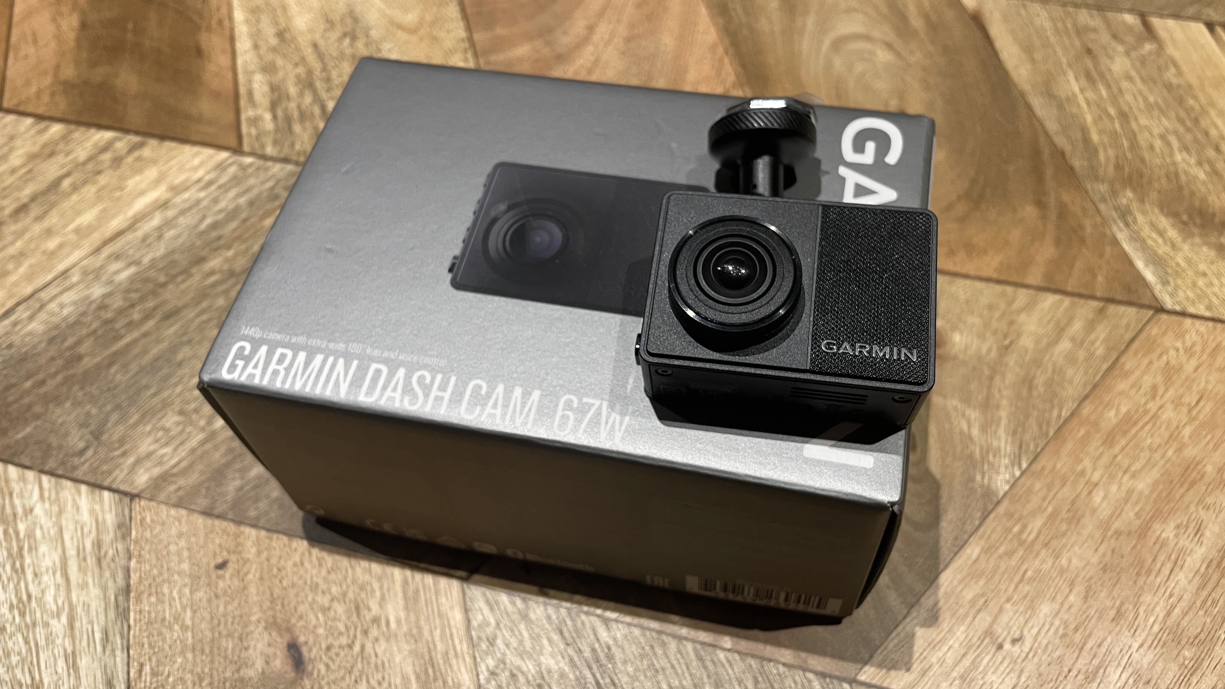 Garmin Dash Cam 67W AI Smart Dash Cam